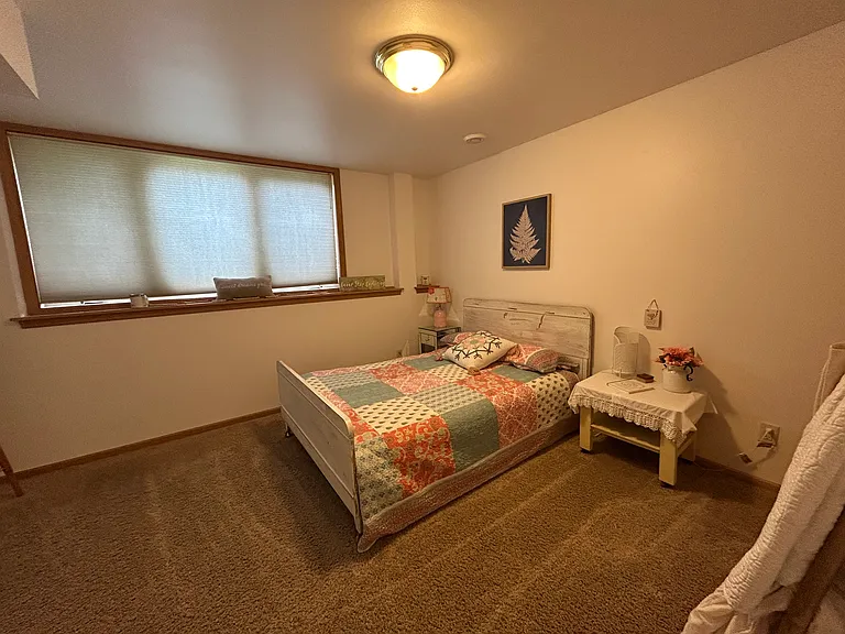 449 N Westmount Dr — Photo 10