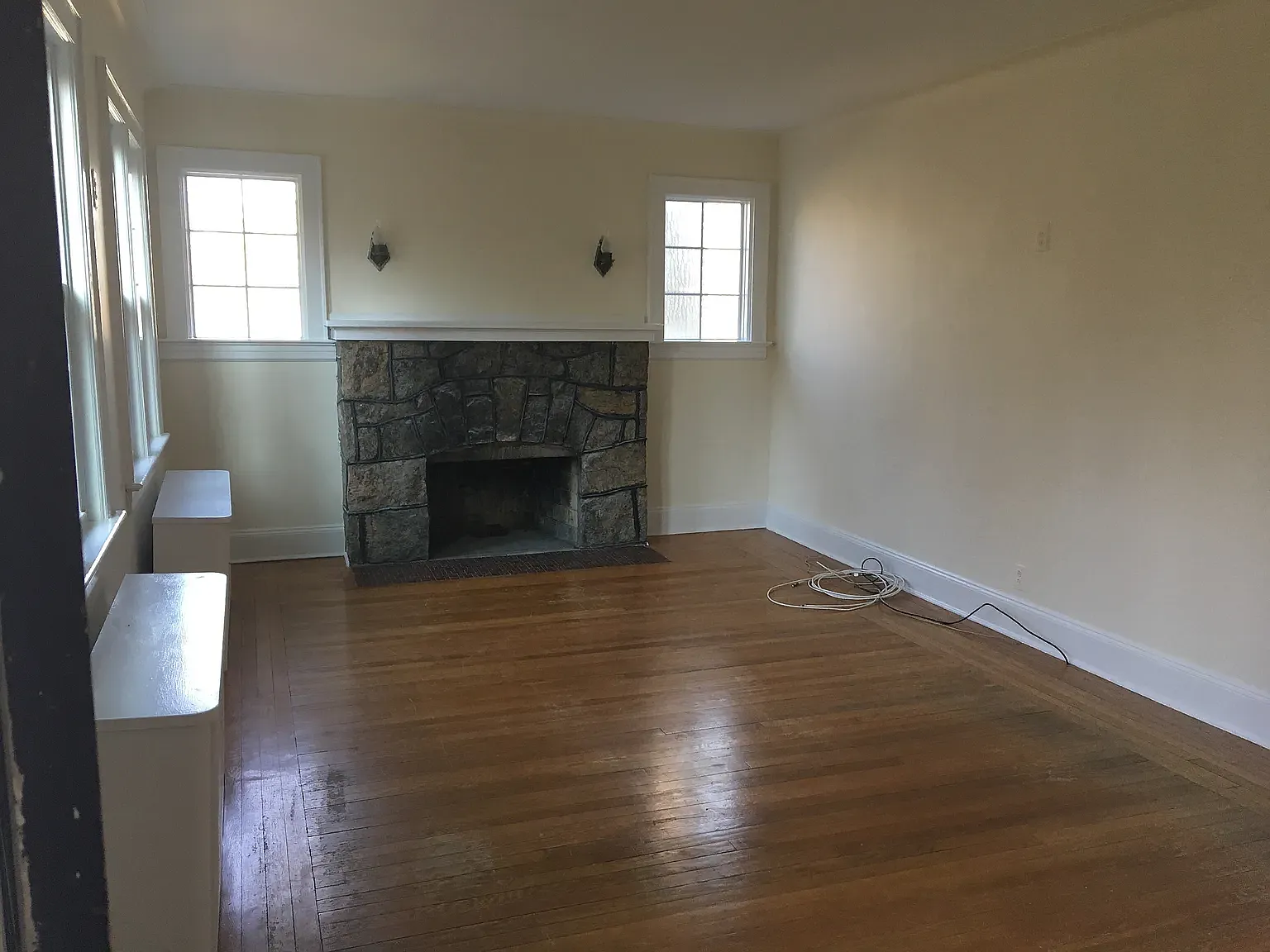 2 bed, 1200 sqft, $3,200 — Photo 2