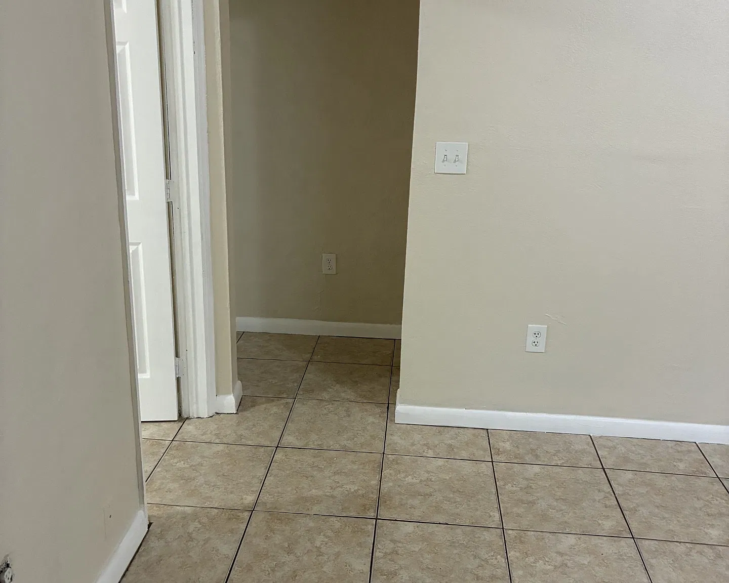 3 bed, 1000 sqft, $2,495 — Photo 3