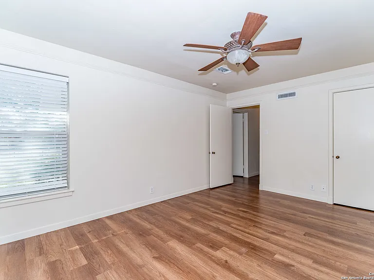 339 E Nottingham Dr — Photo 28