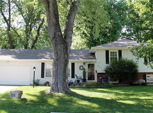 804 N Apache Dr, Independence, MO 64056