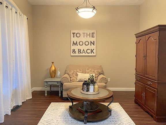 5th image of 2555 Bradford Pear Ln