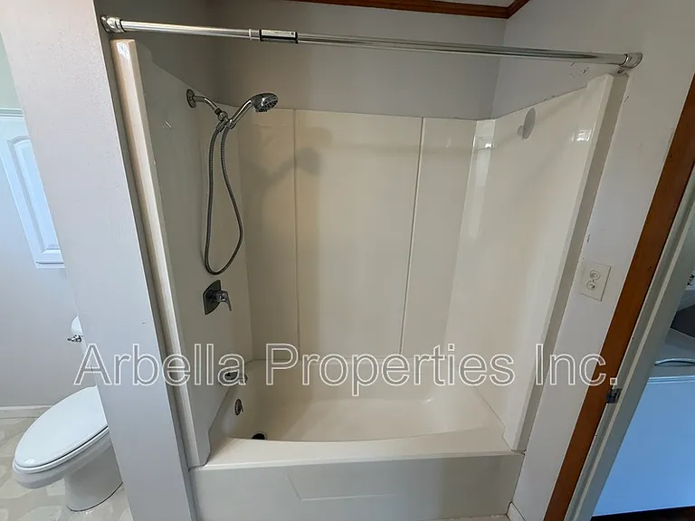 2239 Buckingham Rd — Photo 16