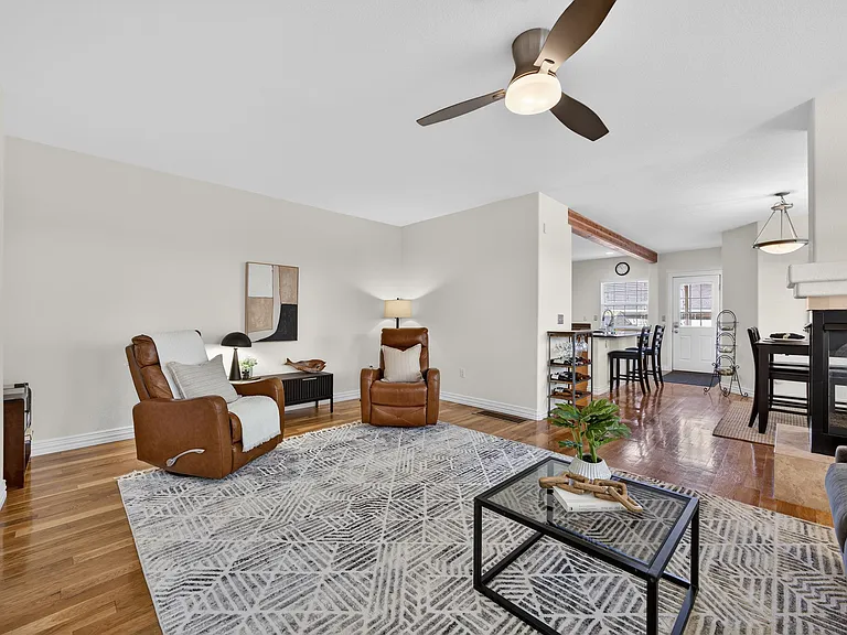 2933 Lawrence St — Photo 14
