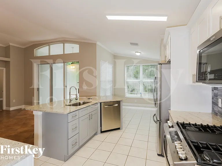 30916 Burleigh Dr — Photo 6