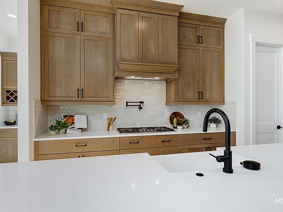 5th image of 2210 N Annadale Ave