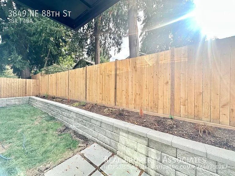 3849 NE 88th St — Photo 10