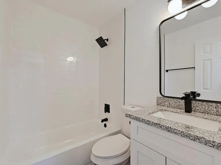 2303 Cedrick Cv #B — Photo 6