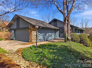2070 Golfside Ln, Hendersonville, NC 28739