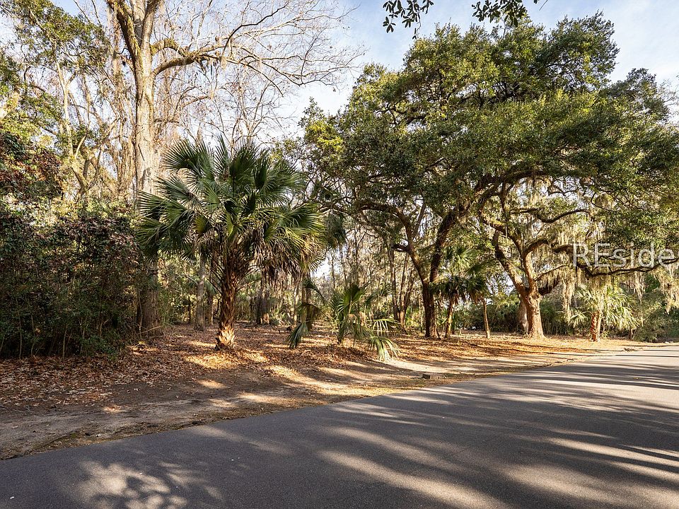 1st image of 32 Winding Oak Dr