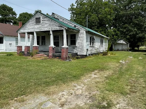 204 Pecan Street, Robersonville, NC 27871
