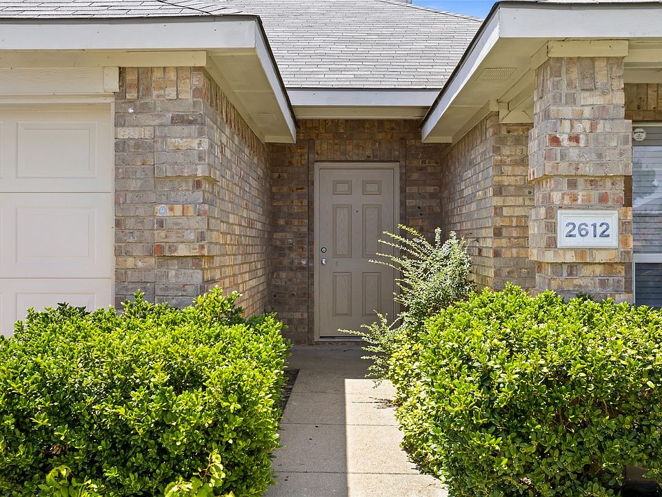1st image of 2612 Spencer Cir
