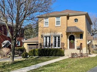 636 Selborne Rd, Riverside, IL 60546