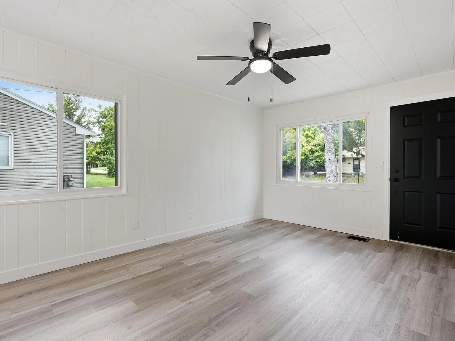 3 bed, 884 sqft, $1,450 — Photo 4