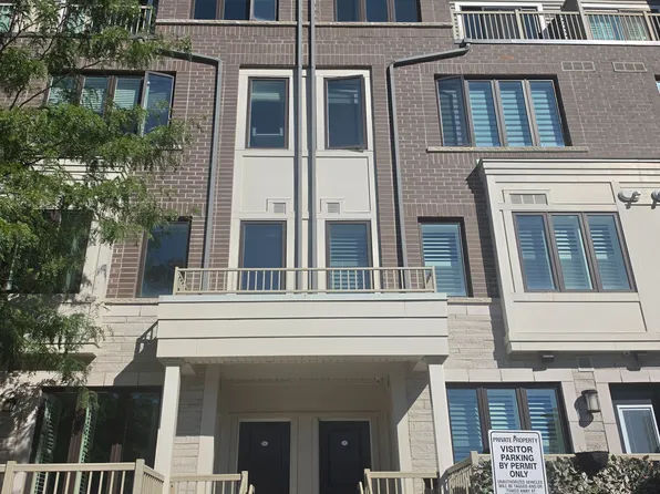 95 Eastwood Park Gdns #15, Toronto, ON M8W 0B9