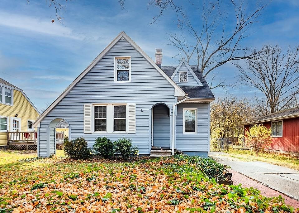 1st image of 1384 Rosewood St