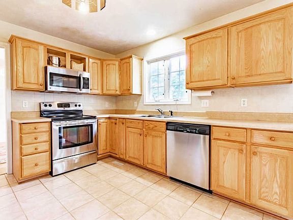 4th image of 3411 W Brenwick Dr