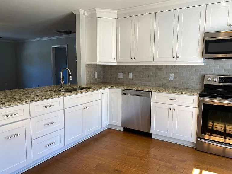 525 NE Broad St #B — Photo 6