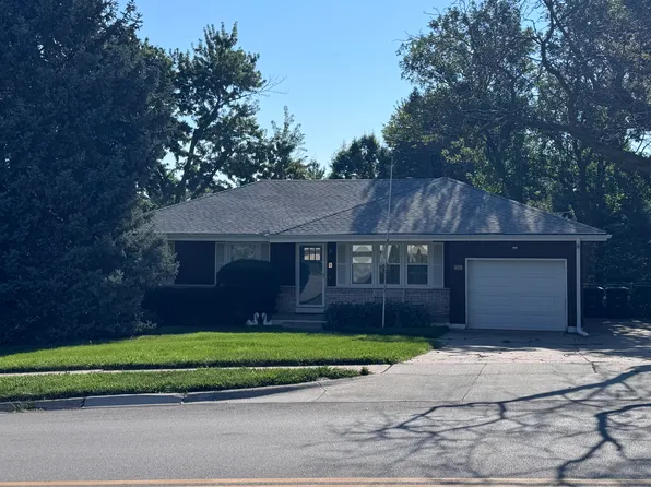 4935 S 90th St, Omaha, NE 68127