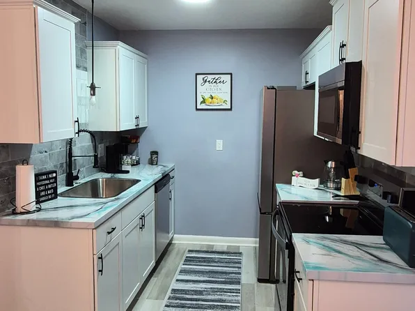 719 Hedgelawn Way, Fayetteville, NC 28311