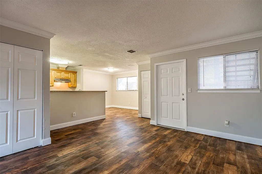 1 bed, 1.0 bath, 755 sqft, $1,400 — Photo 3