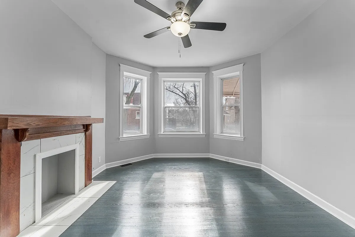 Building Photo - 3408 W Carroll Ave #1