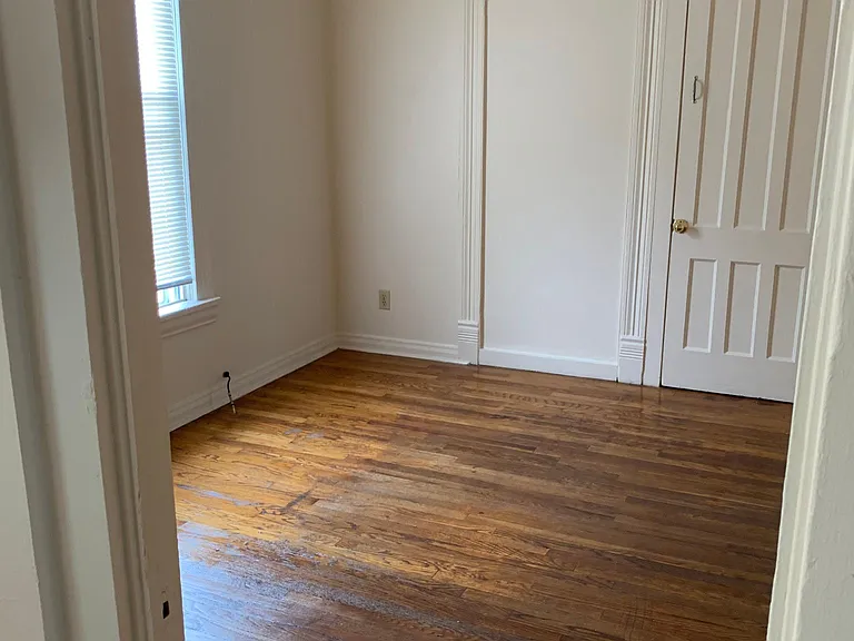 826 Park St — Photo 4