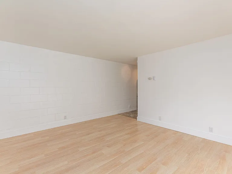 Viewmont Apartments — Photo 14