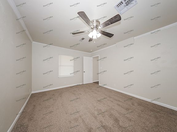 5th image of 701 N Dallas Ave