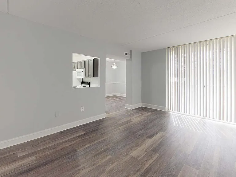 Stuart Woods Apartments — Photo 40