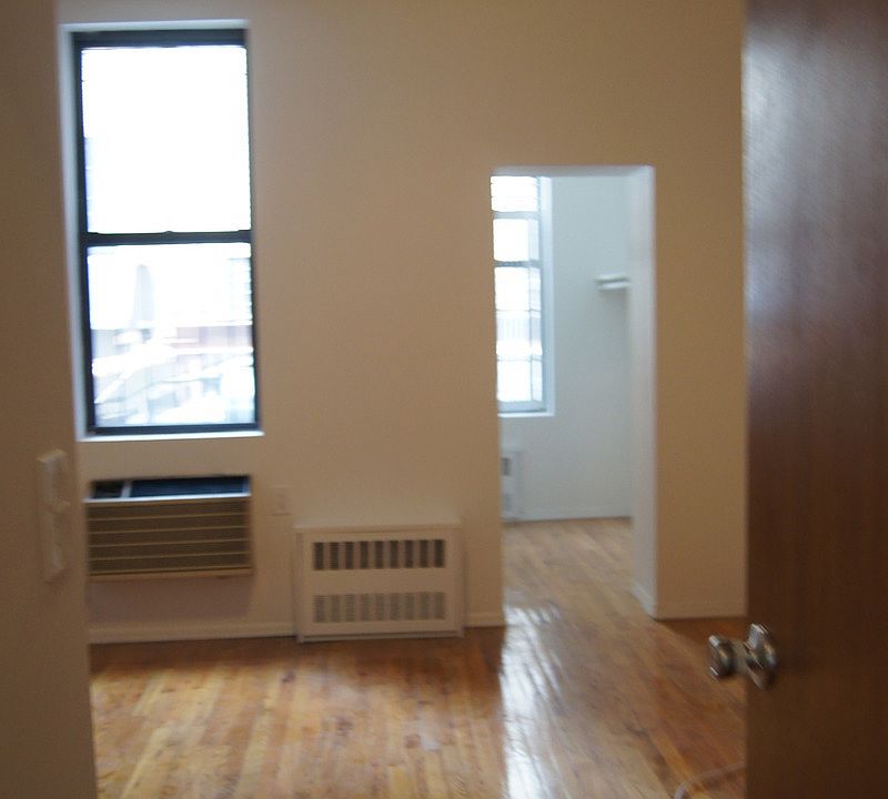 2nd image of 1613 2nd Ave Frnt 2