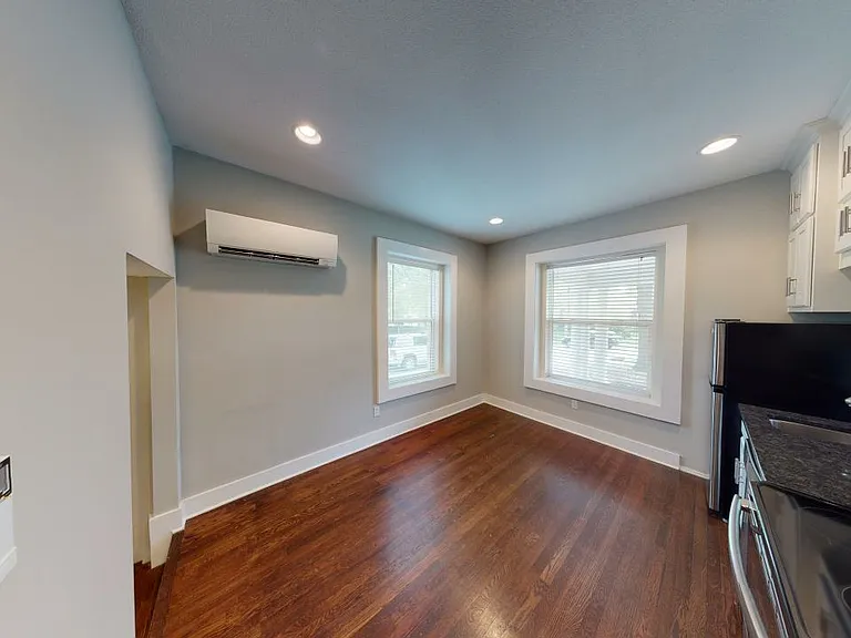 3726 Washington | Charming Updated Apartment — Photo 16