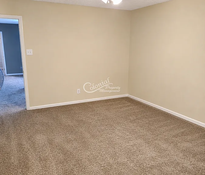 4306 Fieldcrest Dr — Photo 5