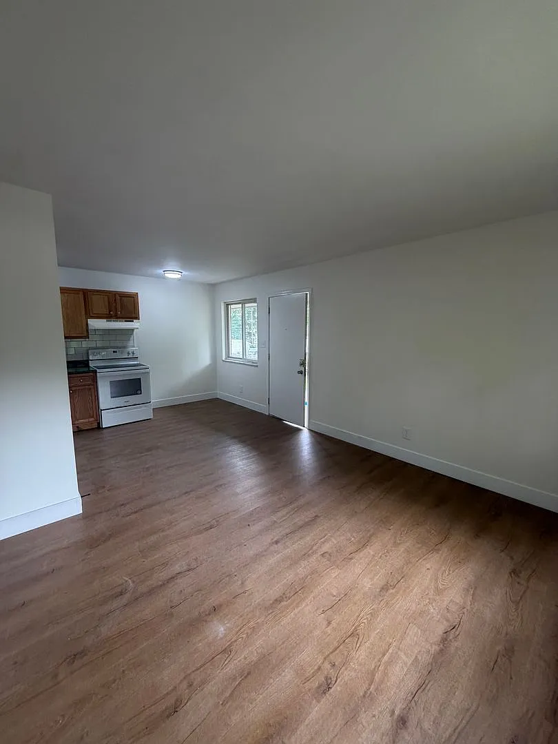 1447 East Fulton Street — Photo 3