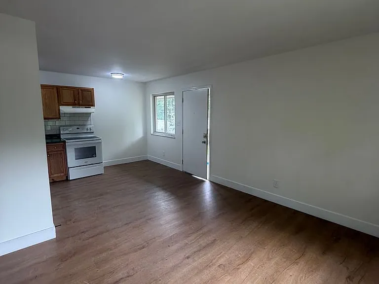 1447 E Fulton St — Photo 2