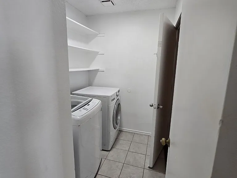 2509 Hollydale Dr — Photo 13