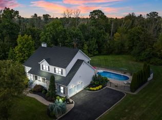 9 Koren Ln, Belle Mead, NJ 08502