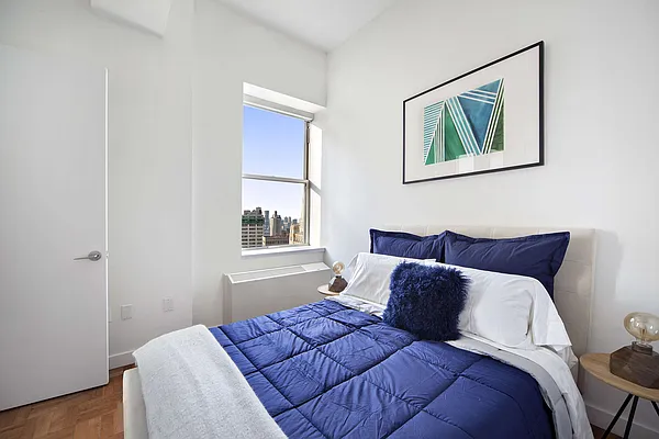 Rented by Town Residential | media 3