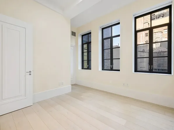 404 Park Avenue South image 7 of 18