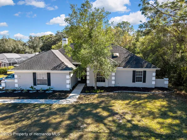 83 Greentree St, Homosassa, FL 34446