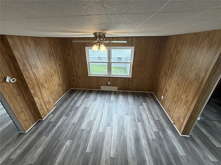 1154 Eisenhower Dr — Photo 14