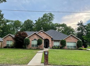 104 Rambling Rd, Carthage, TX 75633