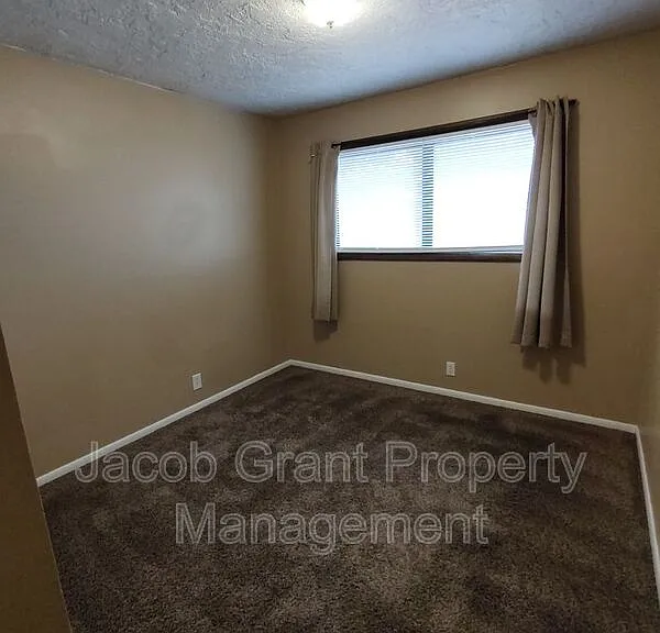 2215 Gail Dr — Photo 7