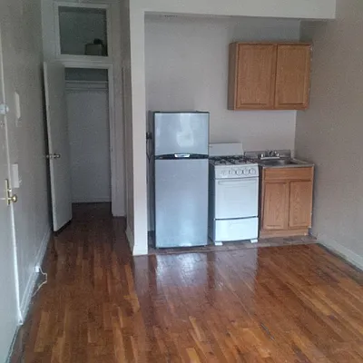 Rented by Tribeca Realty LLC | media 8