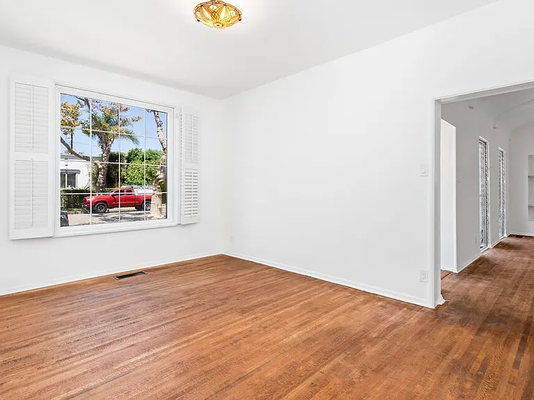 340 S Maple Dr — Photo 5