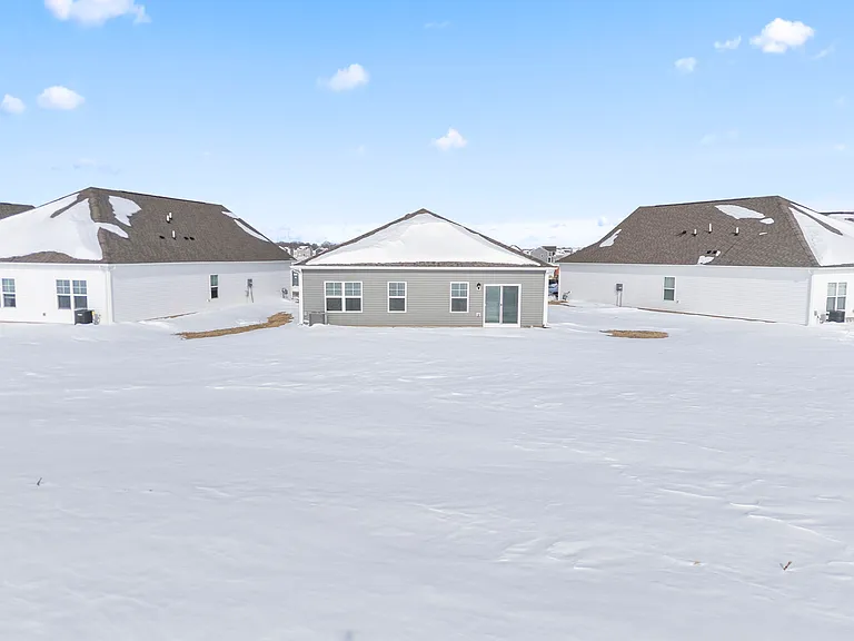 511 Darliene Dr — Photo 8