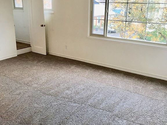 4th image of 729 SE 42nd Ave APT 3