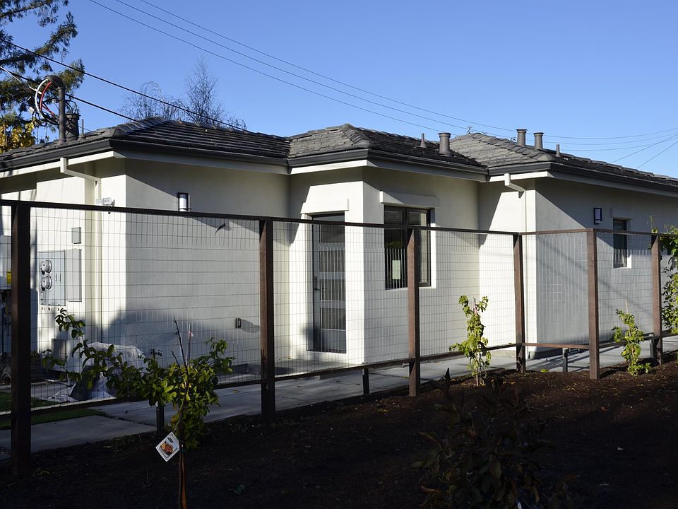 1st image of 836 Bruce Dr #A