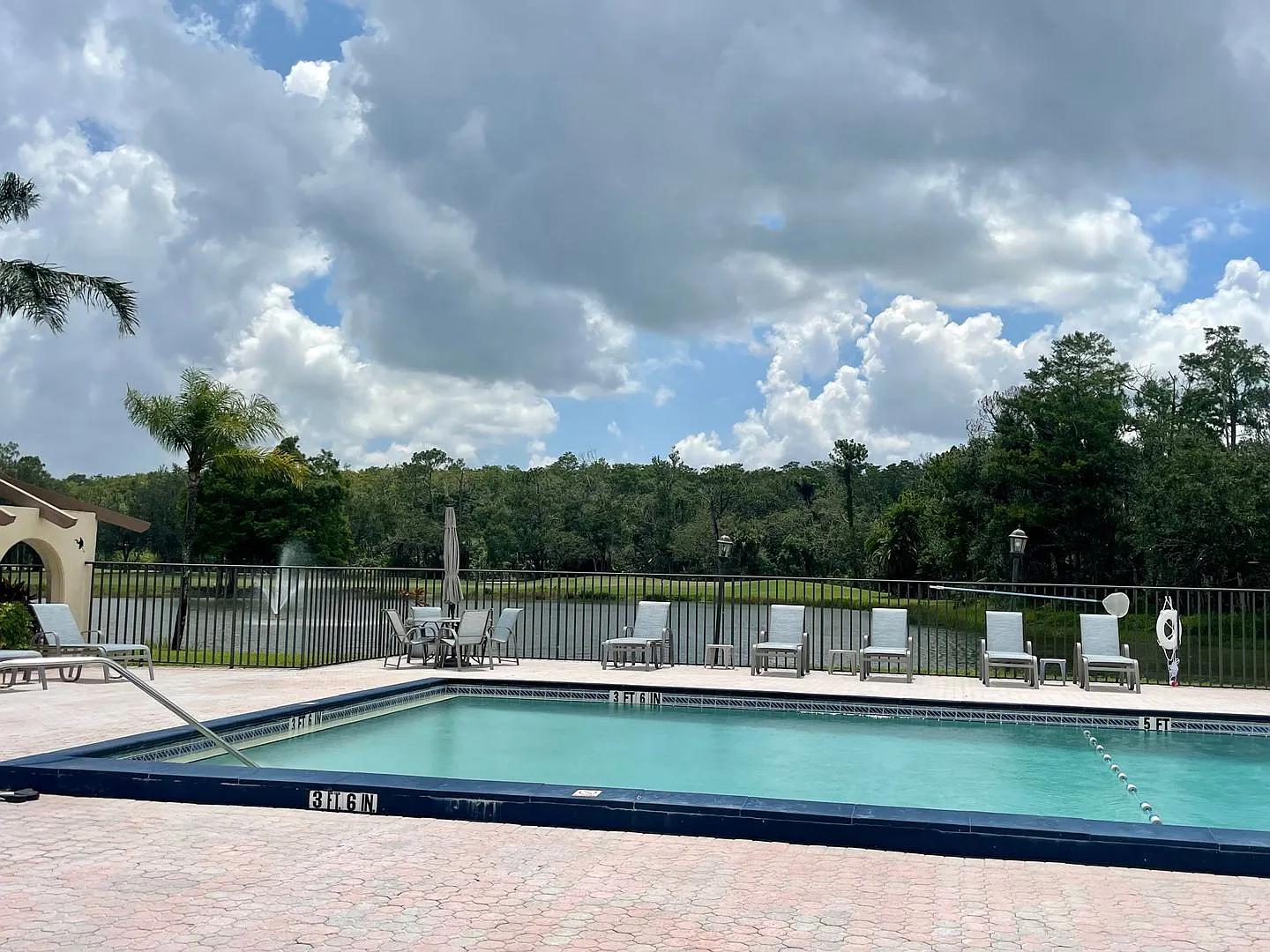 Cross Creek 2nd floor condo 2 bed 2 bath Free Application!! — Photo 1