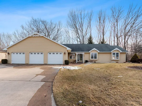 2626 Hillside Heights Dr, Green Bay, WI 54311